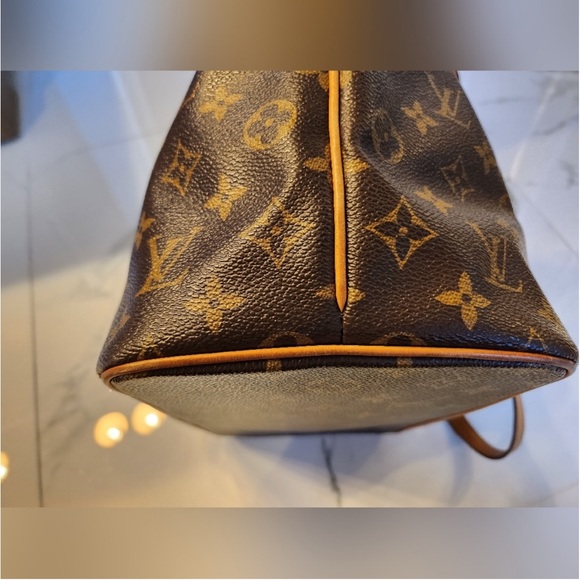 Louis Vuitton Palermo PM - Picture 7 of 15
